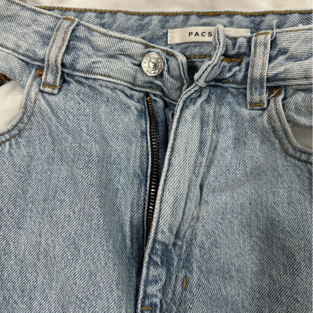 Light Indigo Ripped '90s Boyfriend Jeans - Picture 5 of 7